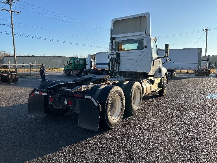 2019 International LT — photo 7