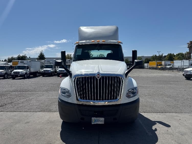 2019 International LT — photo 2