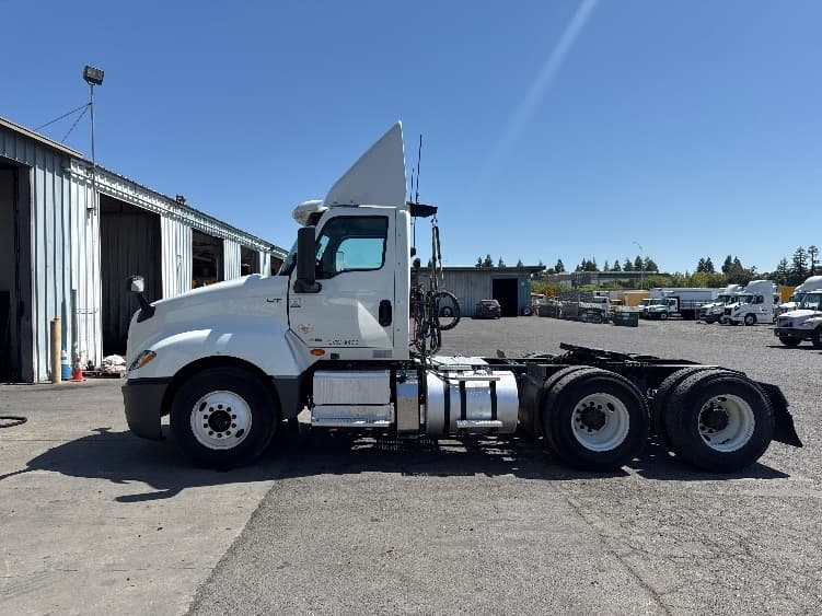 2019 International LT — photo 4