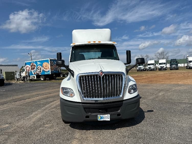 2019 International LT — photo 2