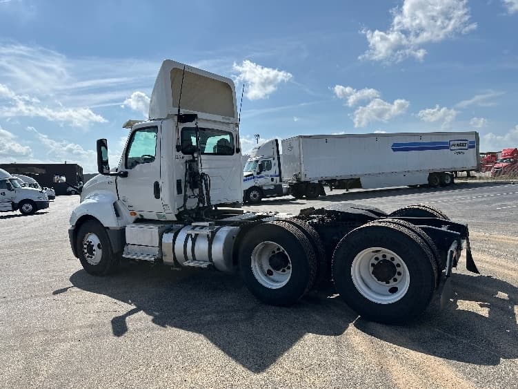 2019 International LT — photo 5