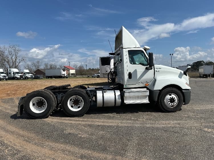 2019 International LT — photo 8