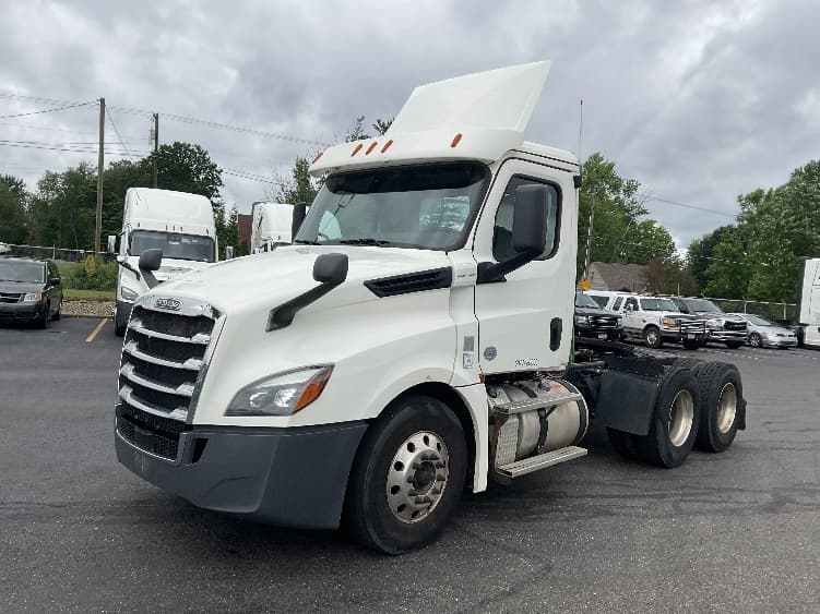 2019 Freightliner Cascadia — photo 3