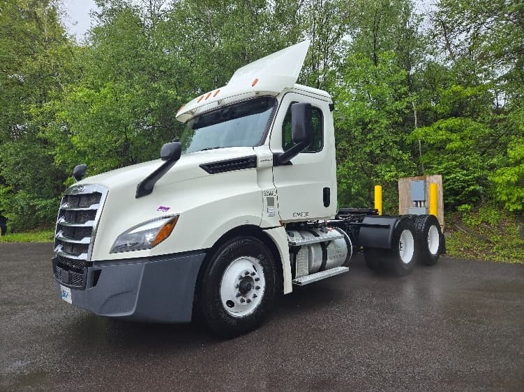 2019 Freightliner Cascadia — photo 3