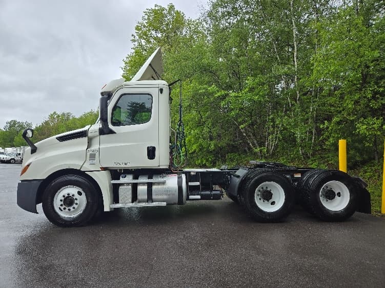 2019 Freightliner Cascadia — photo 4