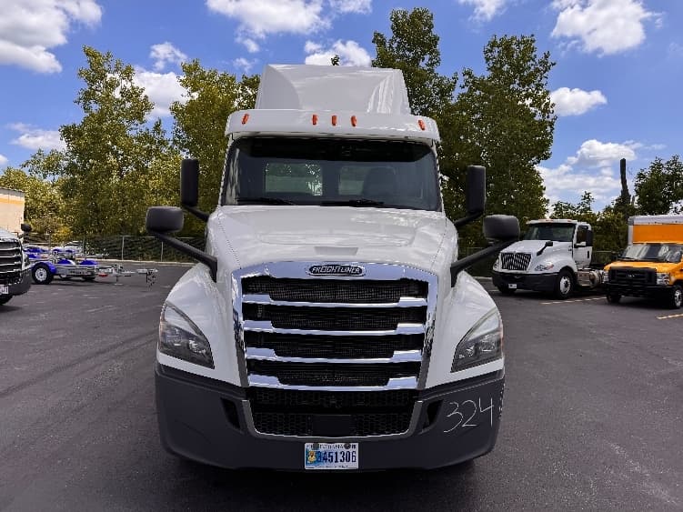 2019 Freightliner Cascadia — photo 2