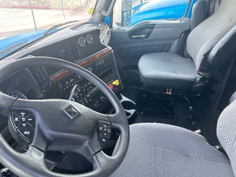 2021 International LT — photo 10