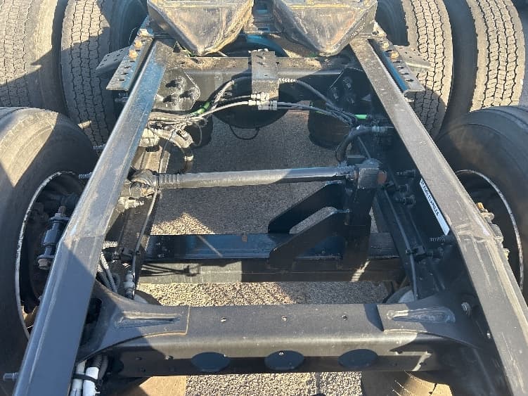 2021 International LT — photo 6