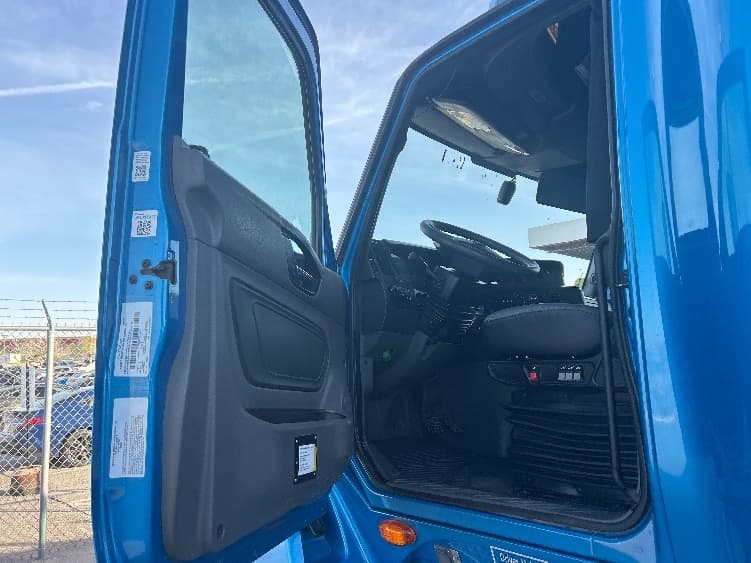 2021 International LT — photo 9