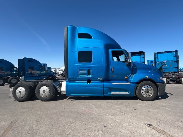 2021 International LT — photo 8