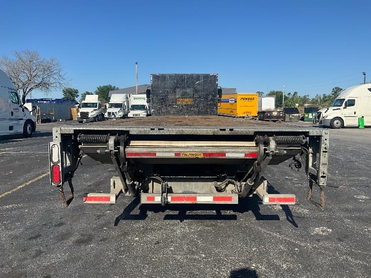 2019 International 4300 — photo 7