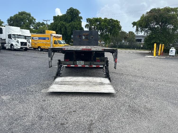 2019 International 4300 — photo 8
