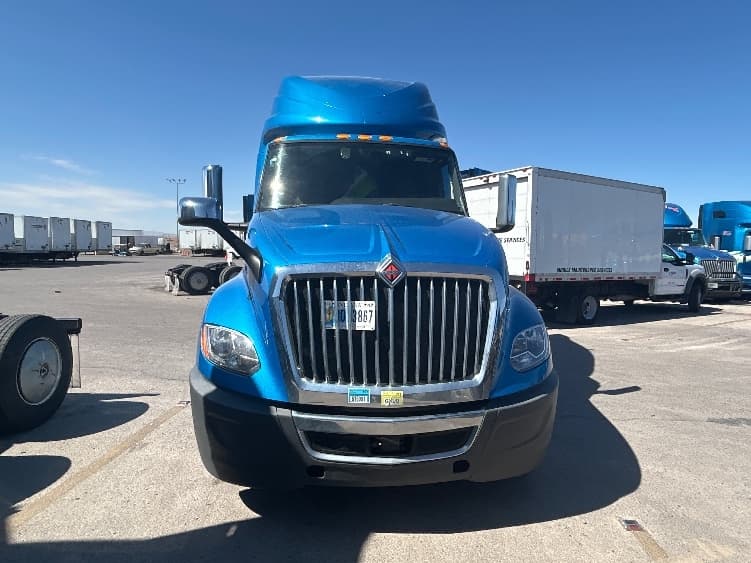 2021 International LT — photo 2