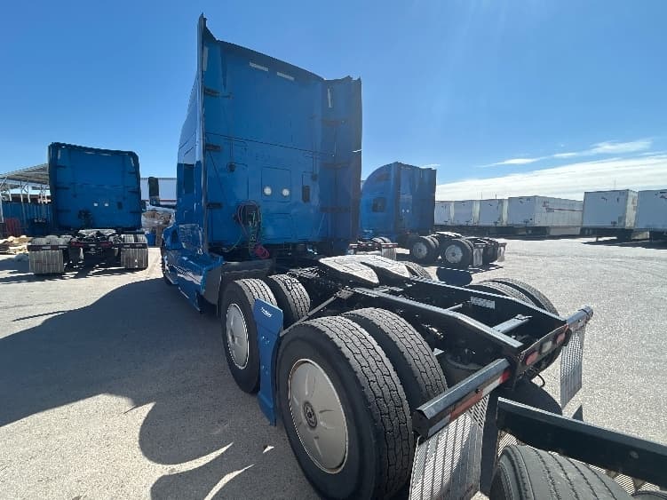 2021 International LT — photo 5