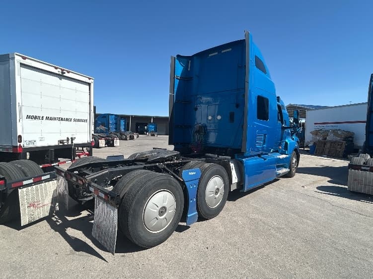 2021 International LT — photo 7