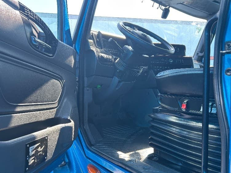 2021 International LT — photo 9