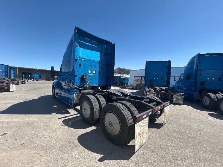 2021 International LT — photo 5