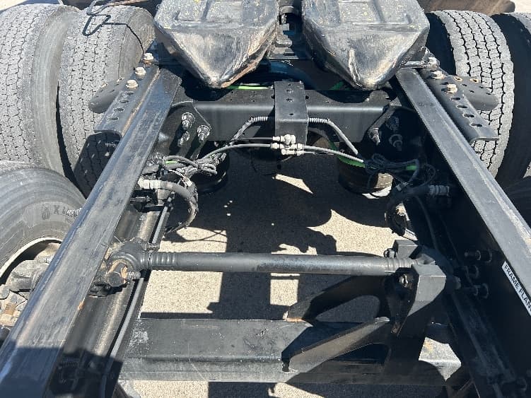 2021 International LT — photo 6