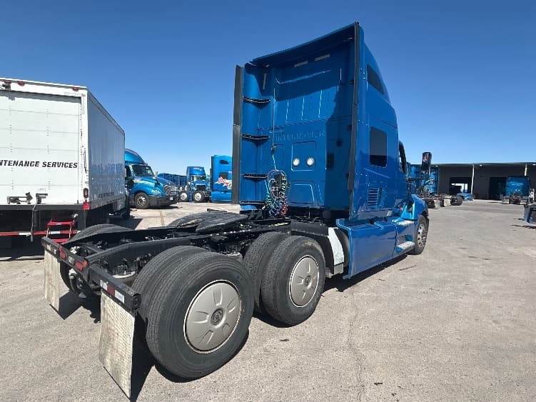 2021 International LT — photo 7