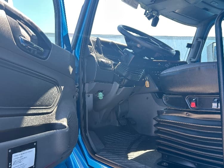 2021 International LT — photo 9