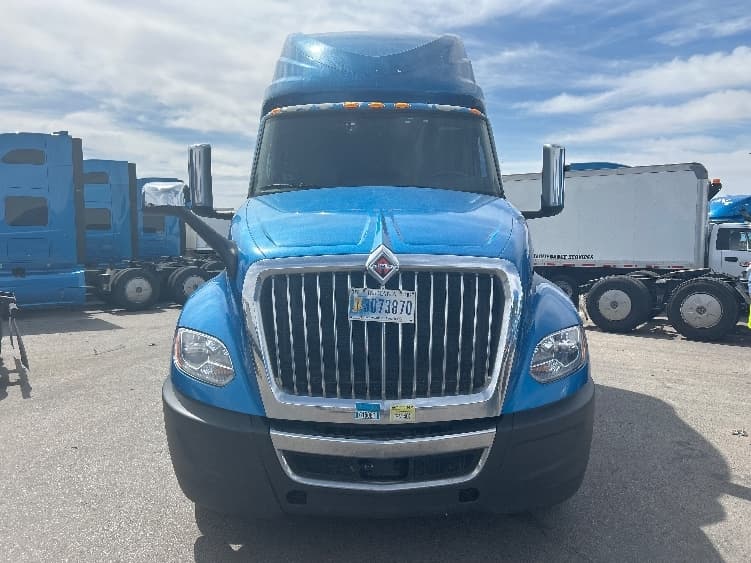 2021 International LT — photo 2