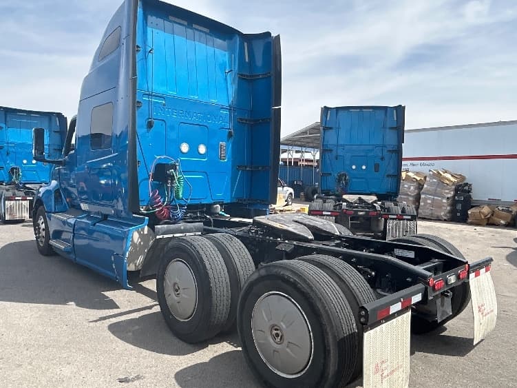 2021 International LT — photo 5