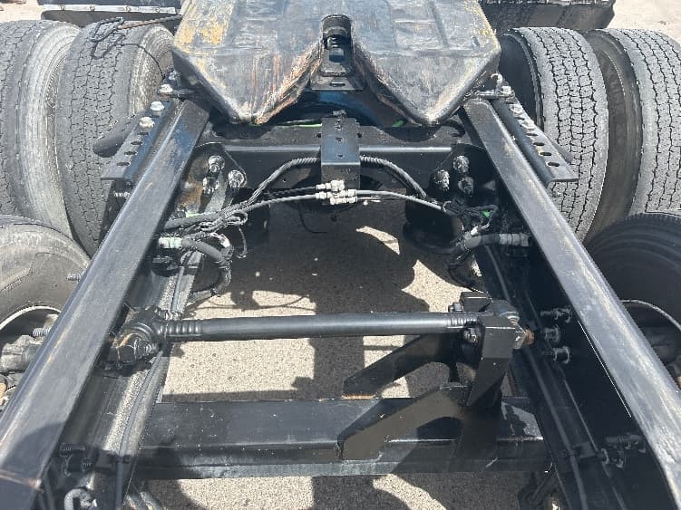 2021 International LT — photo 6