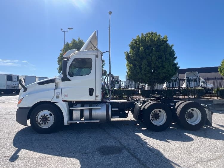 2019 Freightliner Cascadia — photo 4