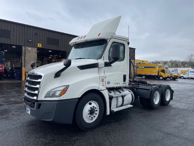 2019 Freightliner Cascadia — photo 3