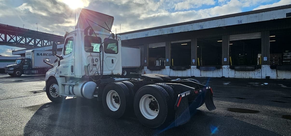 2019 Freightliner Cascadia — photo 5