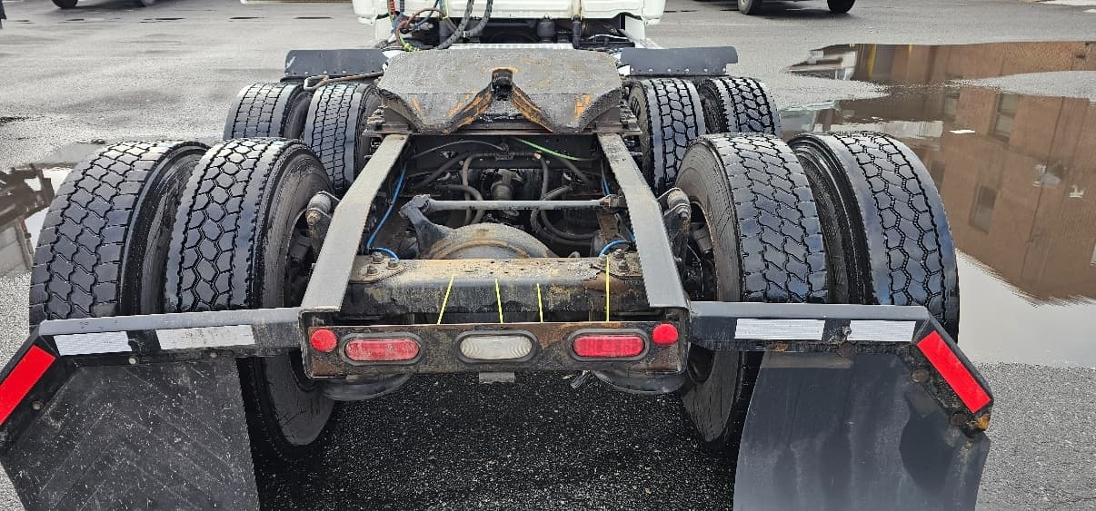 2019 Freightliner Cascadia — photo 6