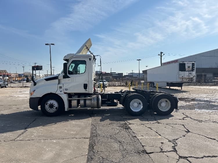2019 Freightliner Cascadia — photo 4