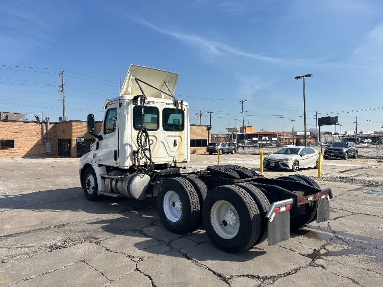 2019 Freightliner Cascadia — photo 5