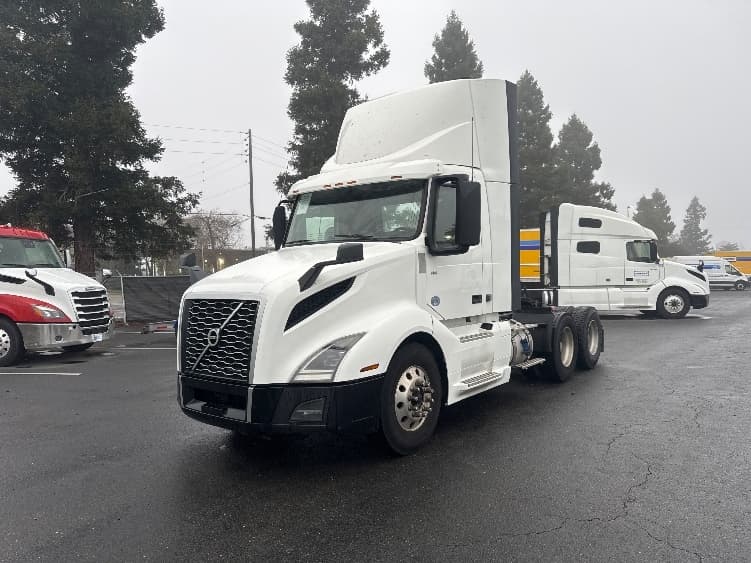 2019 Volvo VNL 300 — photo 3