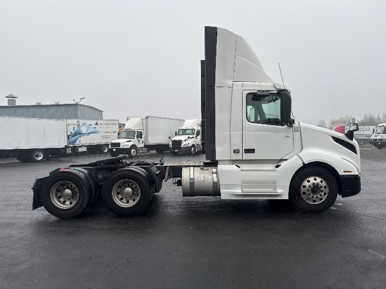 2019 Volvo VNL 300 — photo 8