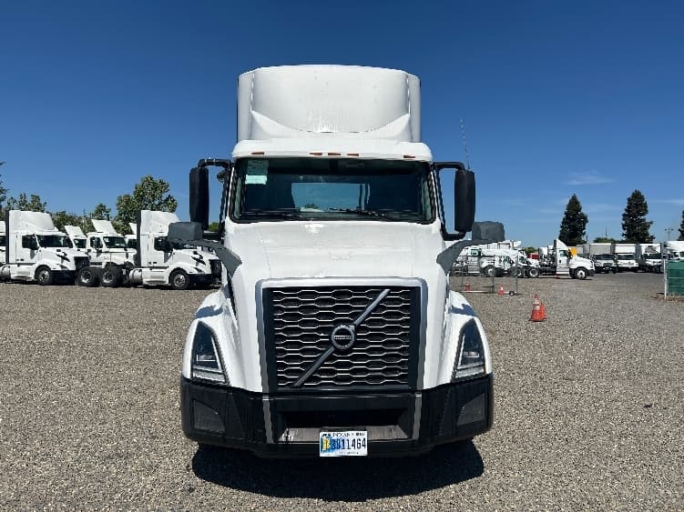 2019 Volvo VNL 300 — photo 2
