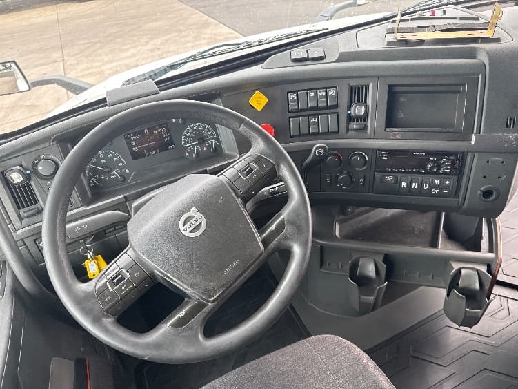 2019 Volvo VNL 760 — photo 10
