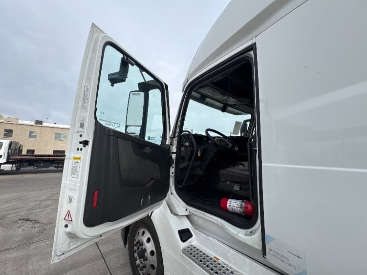 2019 Volvo VNL 760 — photo 9