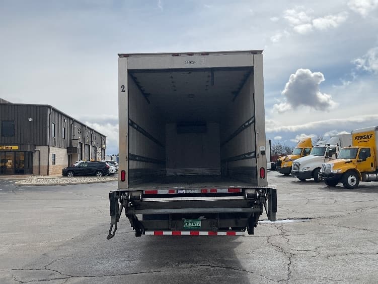 2019 Freightliner M2 106 — photo 8