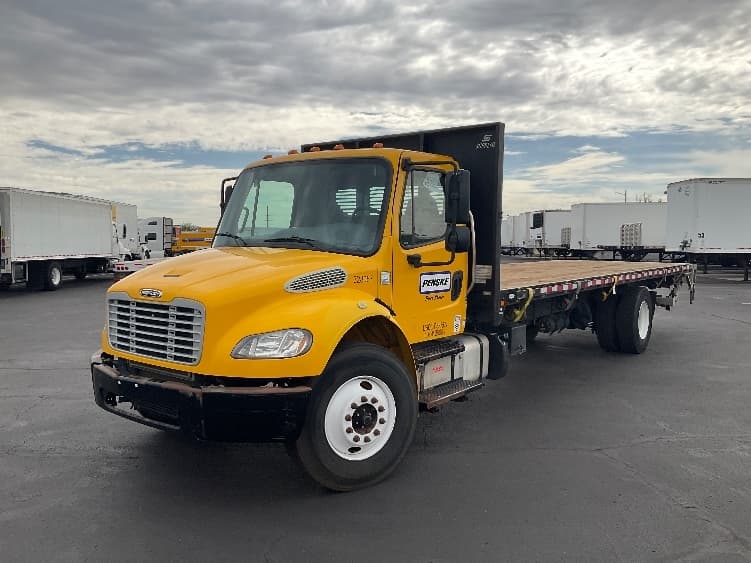 2019 Freightliner M2 106 — photo 3