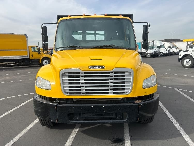 2019 Freightliner M2 106 — photo 2