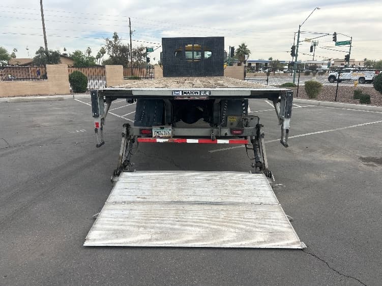 2019 Freightliner M2 106 — photo 9