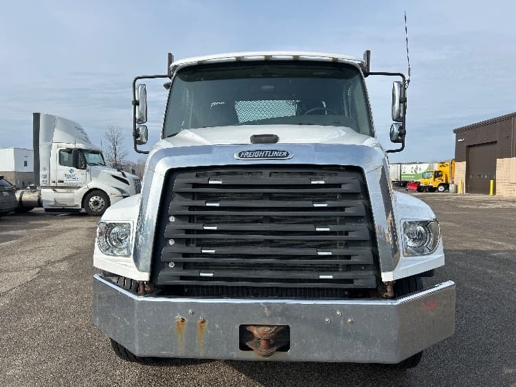 2018 Freightliner 114SD — photo 2