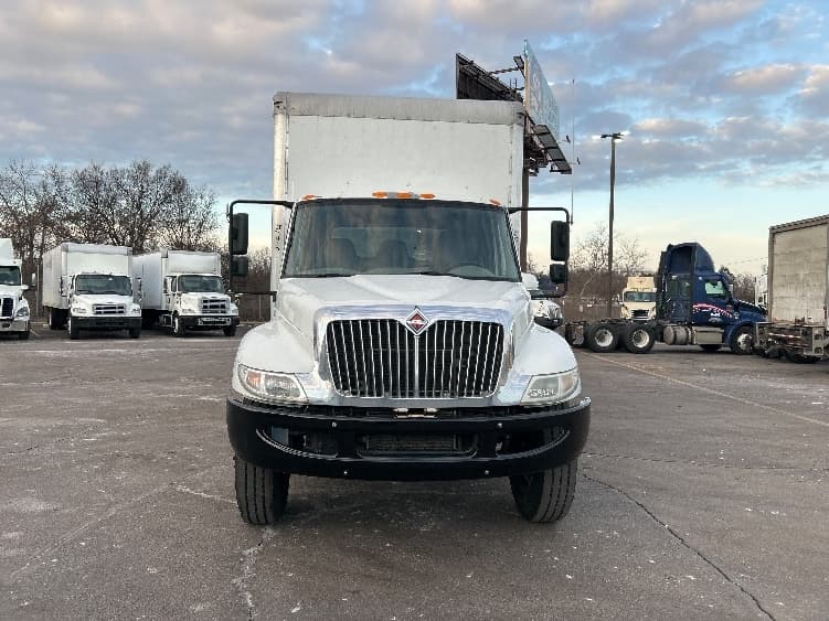 2019 International 4300 — photo 2