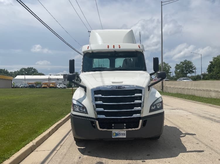 2019 Freightliner Cascadia — photo 2
