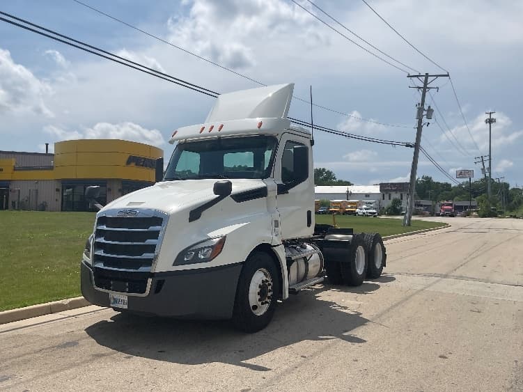 2019 Freightliner Cascadia — photo 3