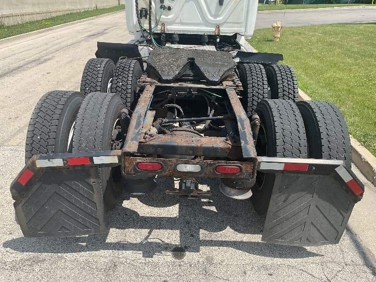 2019 Freightliner Cascadia — photo 6