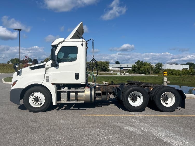 2019 Freightliner Cascadia — photo 4
