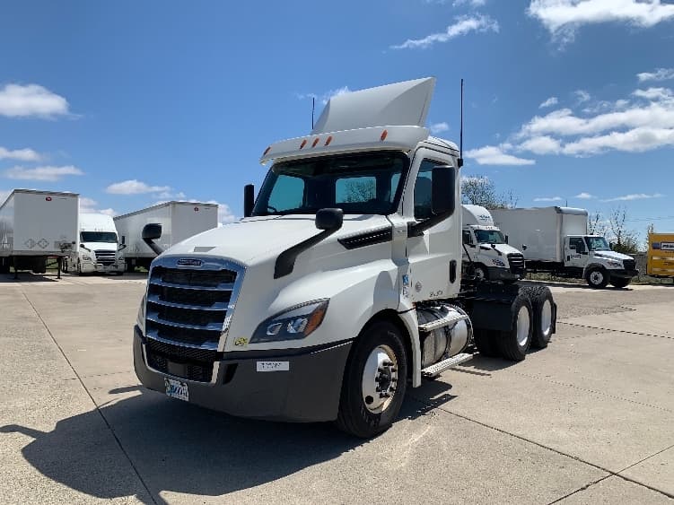 2019 Freightliner Cascadia — photo 3