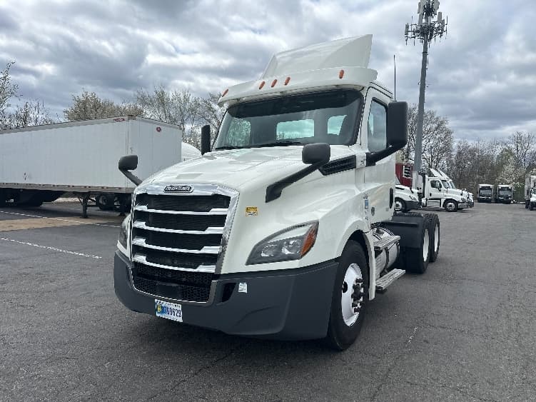 2019 Freightliner Cascadia — photo 3